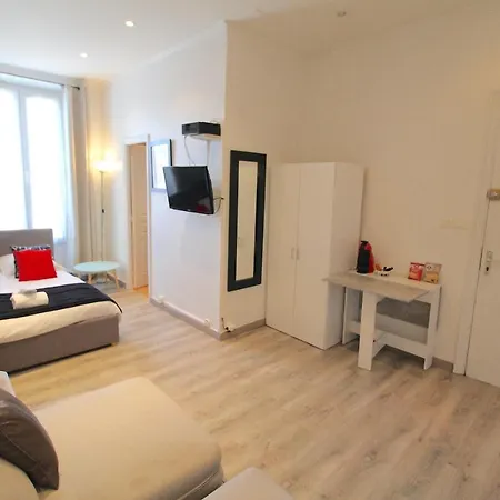 Alc - Jj17s2 - 9 Min Palais And Beaches